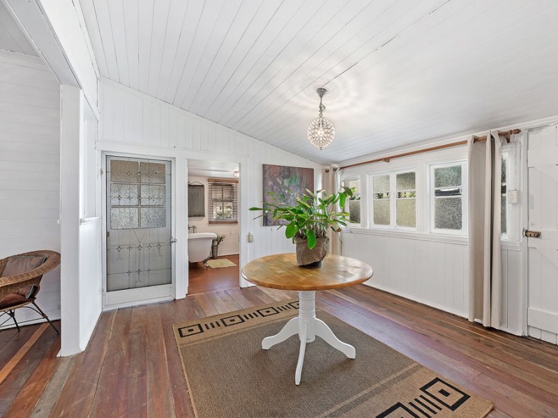 6-8 Hall Street, Peak Crossing QLD 4306