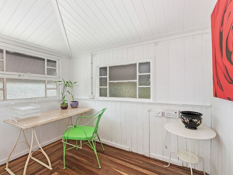 6-8 Hall Street, Peak Crossing QLD 4306