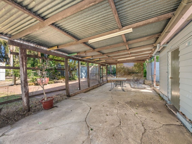 6-8 Hall Street, Peak Crossing QLD 4306