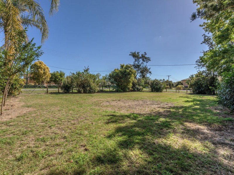 6-8 Hall Street, Peak Crossing QLD 4306