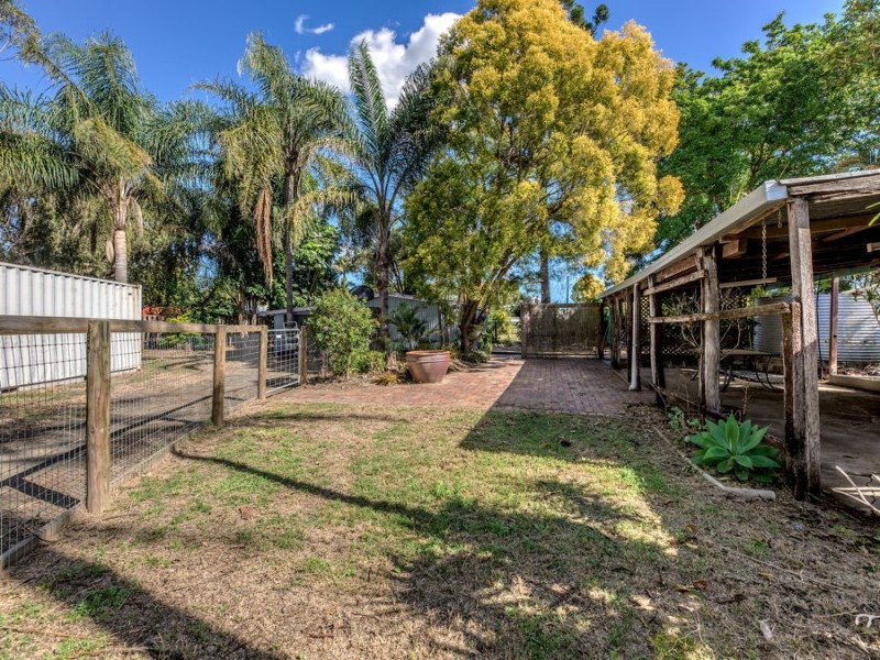 6-8 Hall Street, Peak Crossing QLD 4306