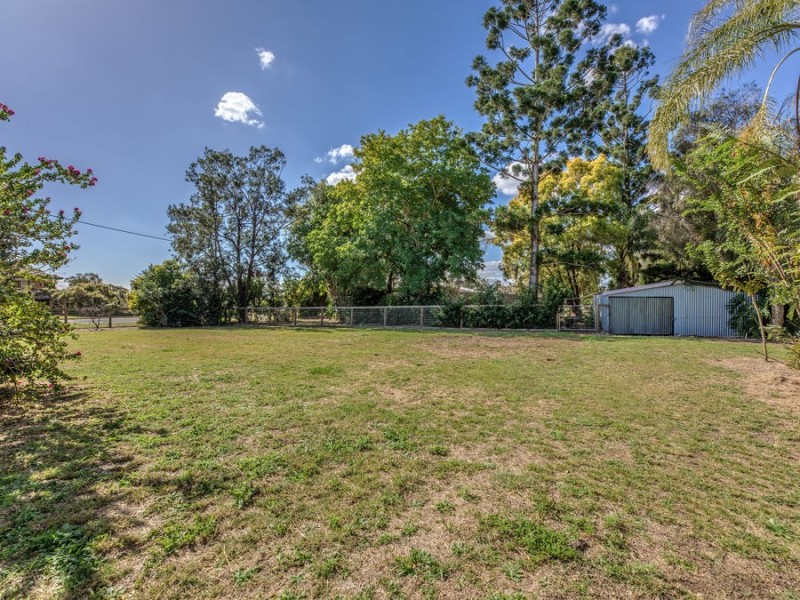 6-8 Hall Street, Peak Crossing QLD 4306