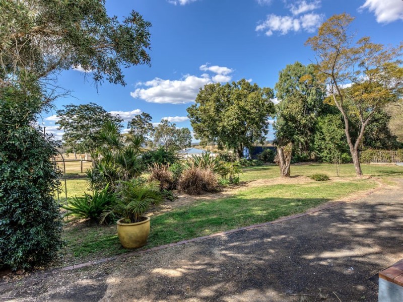 6-8 Hall Street, Peak Crossing QLD 4306