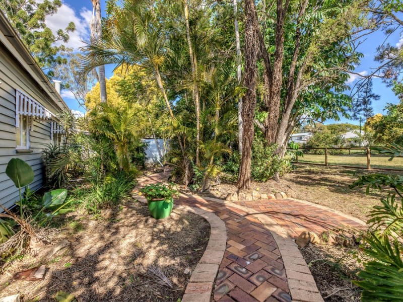 6-8 Hall Street, Peak Crossing QLD 4306