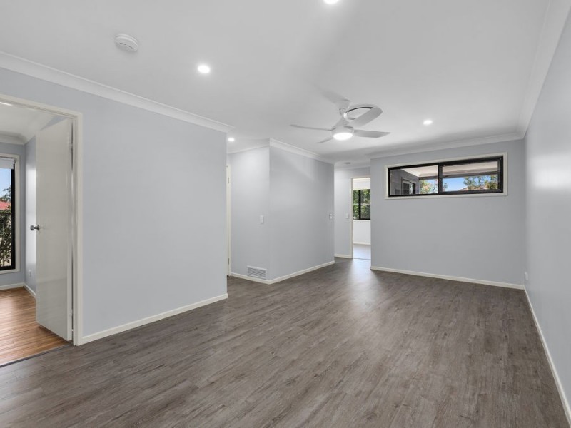 6 Chesterfield Place, Flinders View QLD 4305