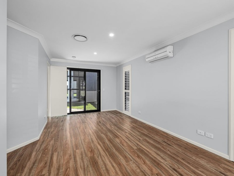 6 Chesterfield Place, Flinders View QLD 4305