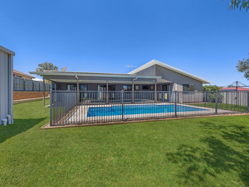 6 Chesterfield Place, Flinders View QLD 4305