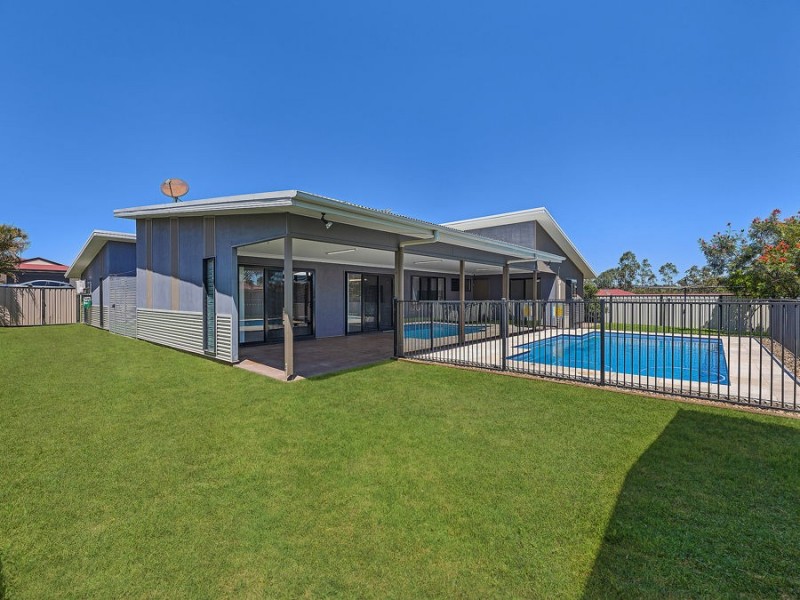 6 Chesterfield Place, Flinders View QLD 4305