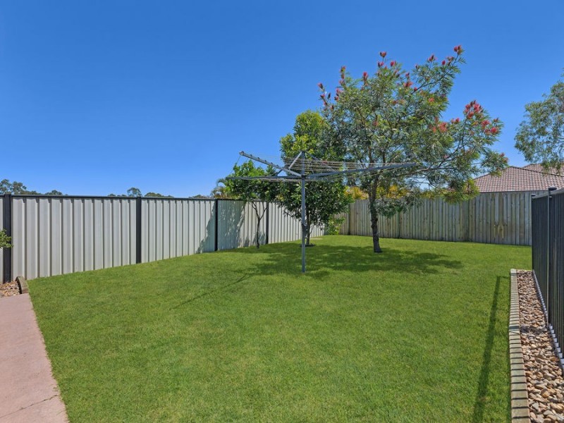 6 Chesterfield Place, Flinders View QLD 4305