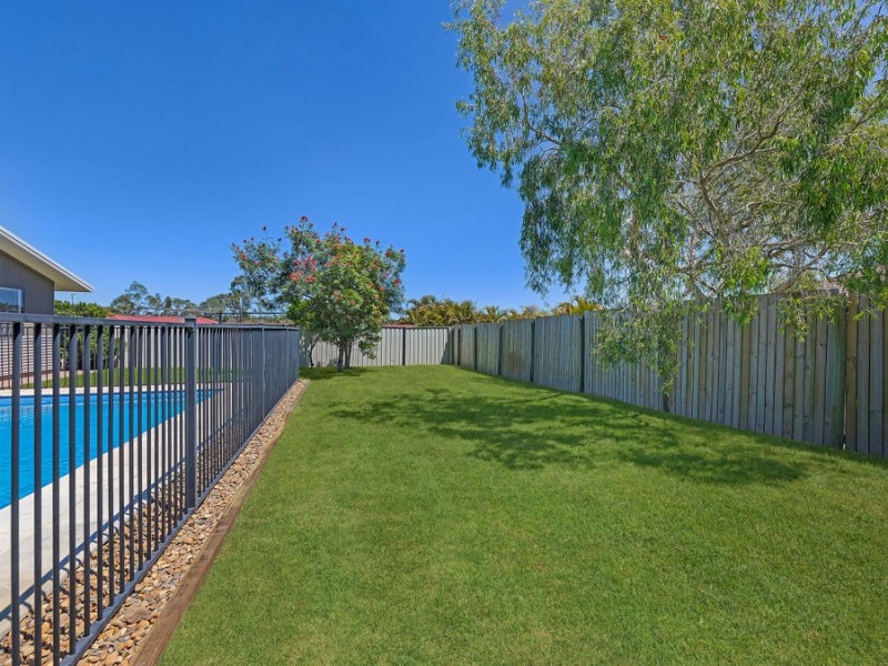 6 Chesterfield Place, Flinders View QLD 4305