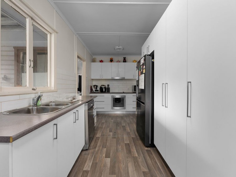 120 Whitehill Road, Eastern Heights QLD 4305