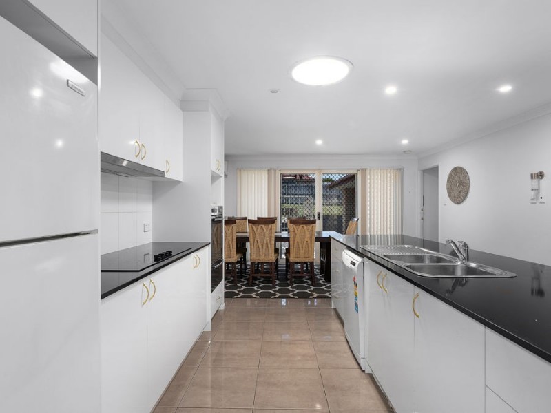 73 Sarah Drive, Yamanto QLD 4305