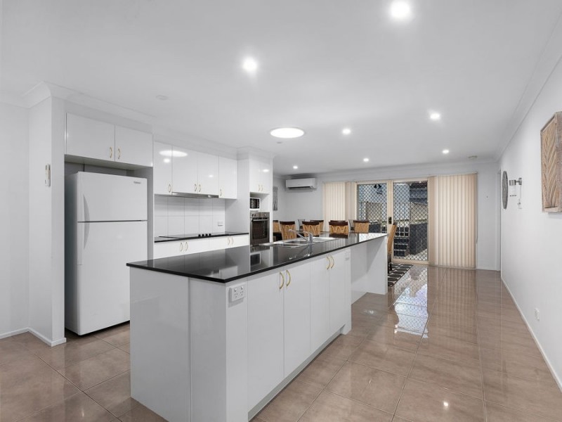 73 Sarah Drive, Yamanto QLD 4305