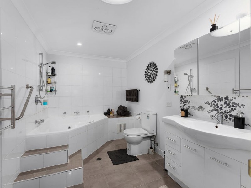 73 Sarah Drive, Yamanto QLD 4305