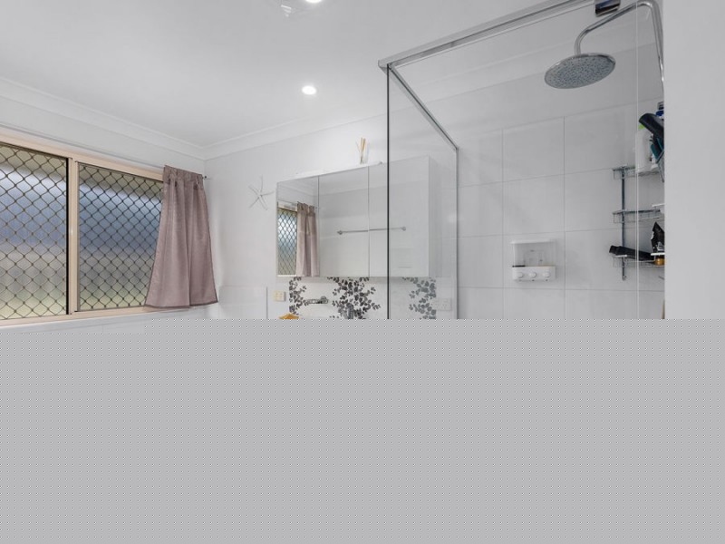 73 Sarah Drive, Yamanto QLD 4305