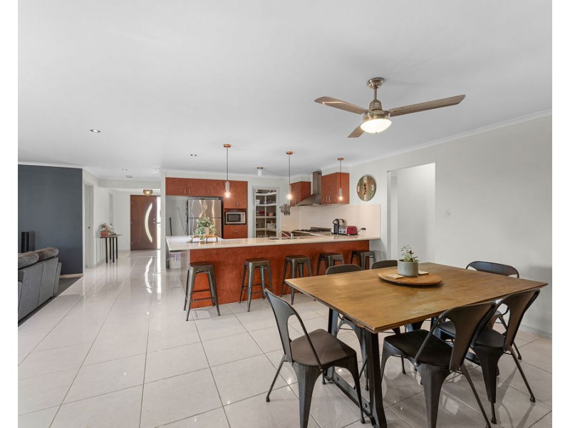 16 Goolman Place, Peak Crossing QLD 4306