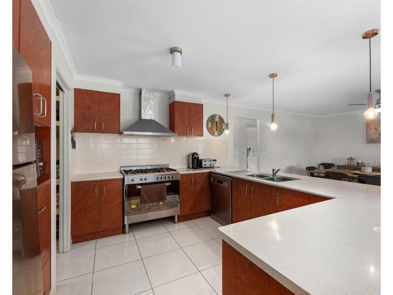 16 Goolman Place, Peak Crossing QLD 4306