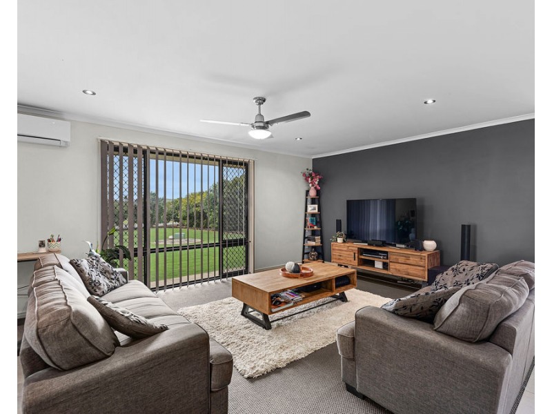 16 Goolman Place, Peak Crossing QLD 4306