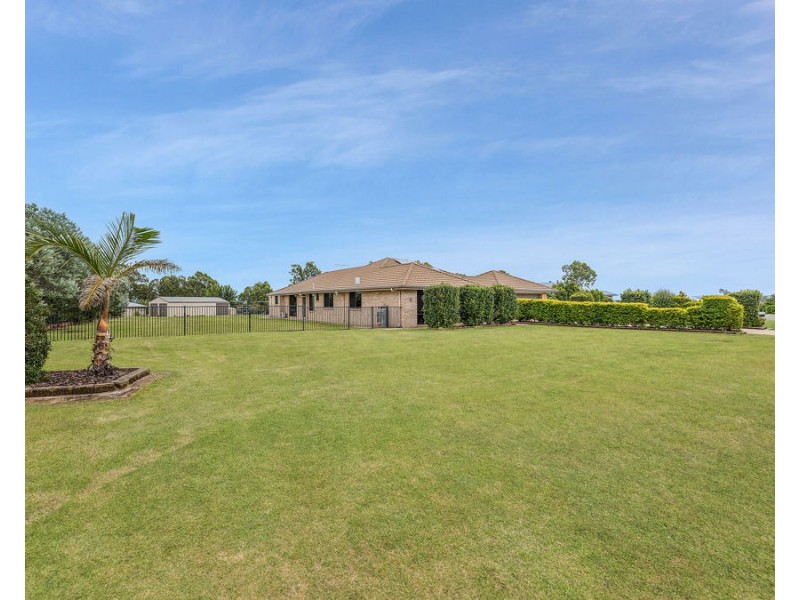 16 Goolman Place, Peak Crossing QLD 4306