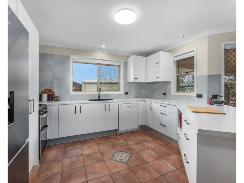 4 Zoe Court, Raceview QLD 4305