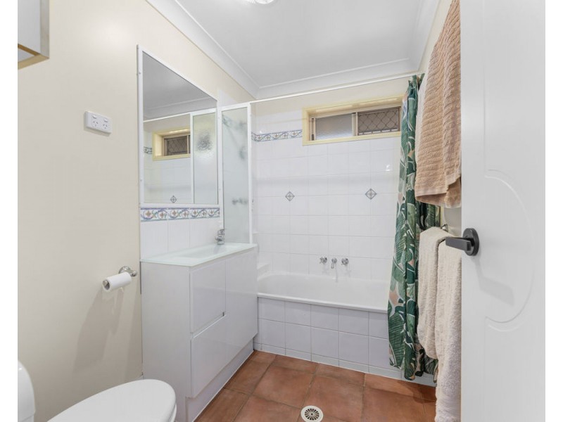 4 Zoe Court, Raceview QLD 4305