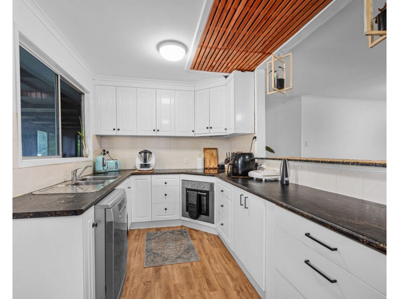35 Petaine Street, Raceview QLD 4305