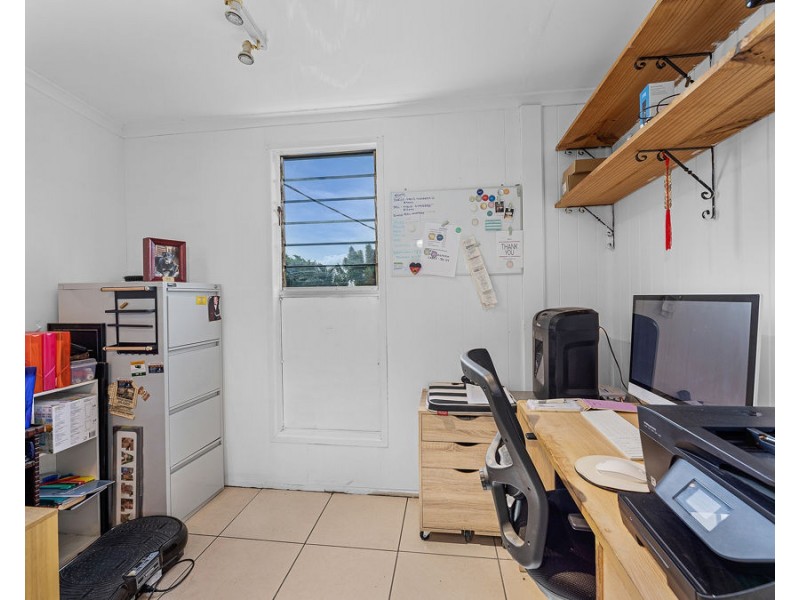 35 Petaine Street, Raceview QLD 4305