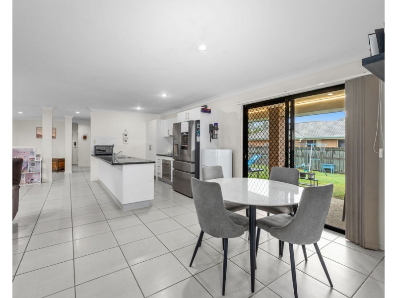 12 Benjamin Court, Yamanto QLD 4305