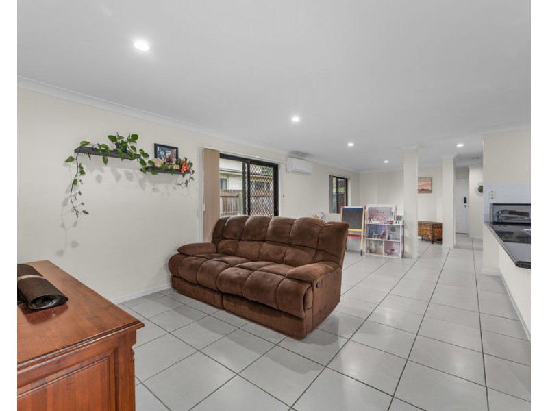 12 Benjamin Court, Yamanto QLD 4305