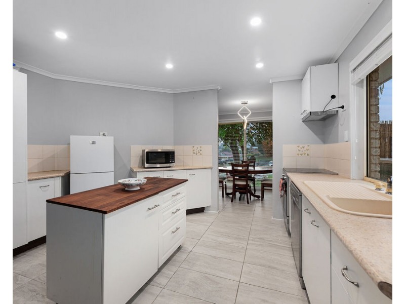 14 Morris Street, Flinders View QLD 4305