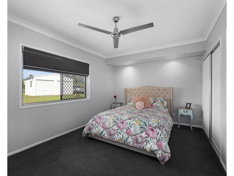 35 Peak Court, Peak Crossing QLD 4306