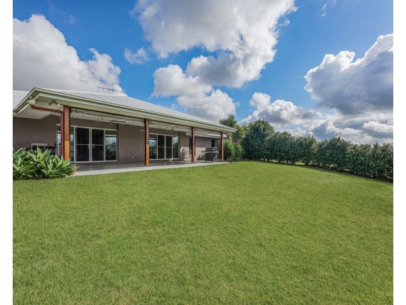 35 Peak Court, Peak Crossing QLD 4306