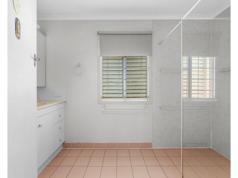 33 Greenham Street, Raceview QLD 4305