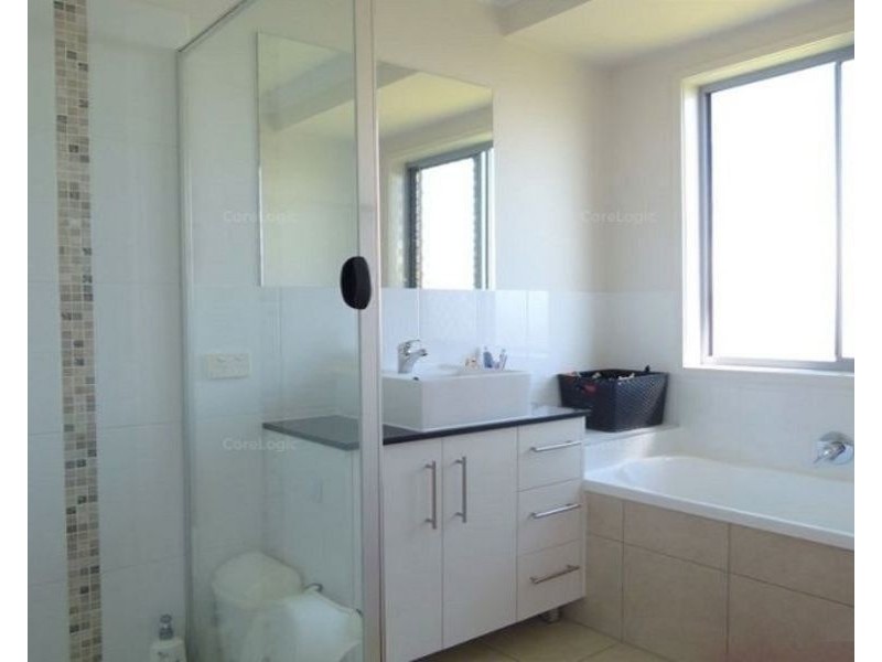 4 Samuel Court, Yamanto QLD 4305