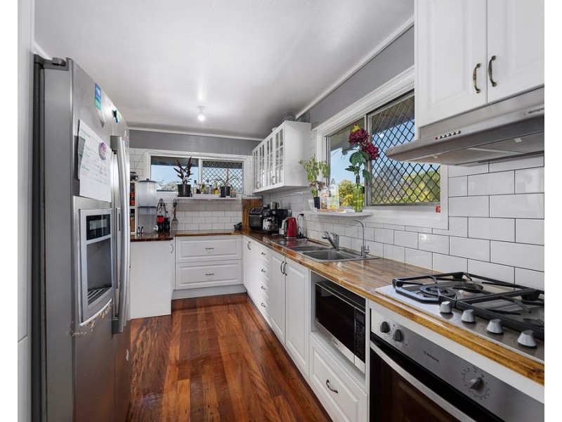 4 Bannerman Street, Riverview QLD 4303