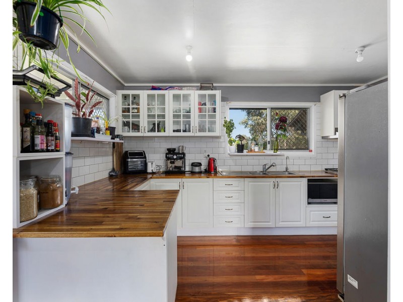 4 Bannerman Street, Riverview QLD 4303