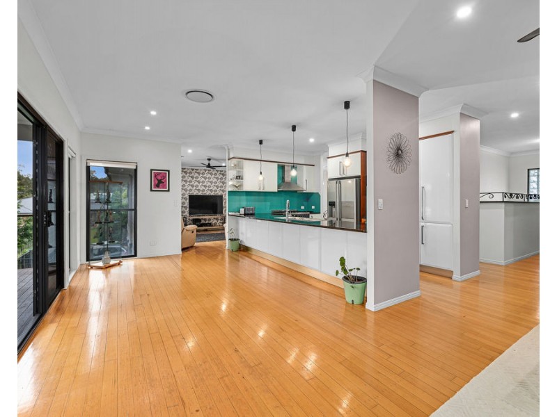 14 Newsky Court, Deebing Heights QLD 4306