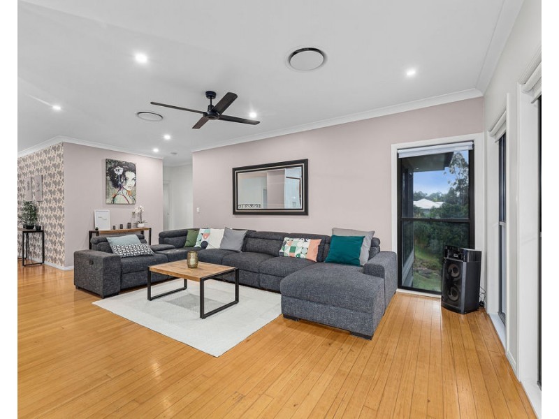 14 Newsky Court, Deebing Heights QLD 4306