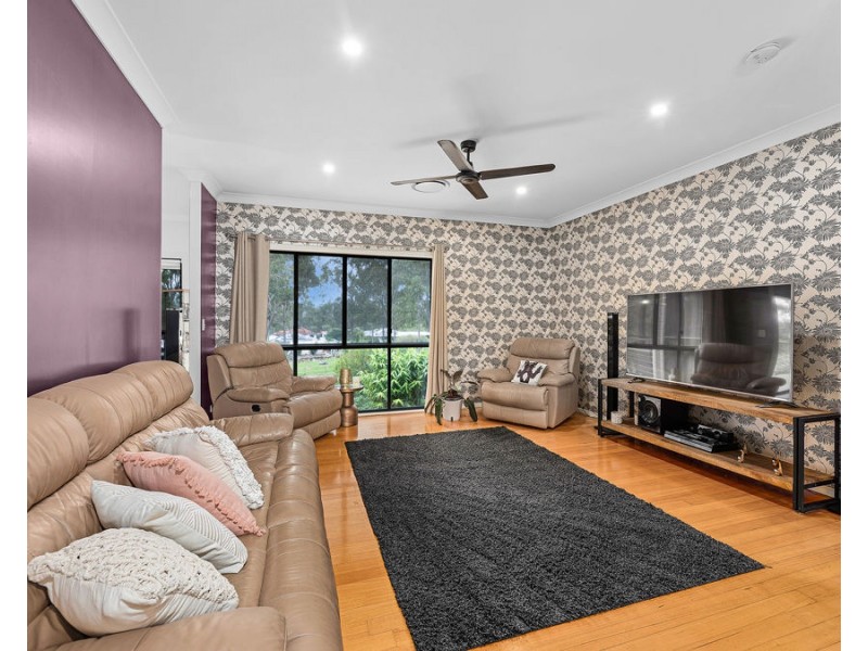 14 Newsky Court, Deebing Heights QLD 4306