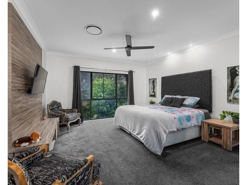 14 Newsky Court, Deebing Heights QLD 4306