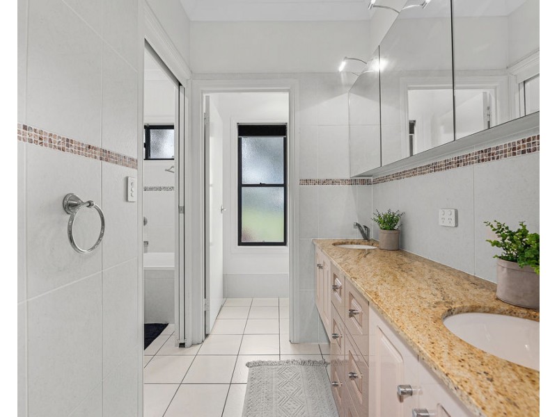 14 Newsky Court, Deebing Heights QLD 4306