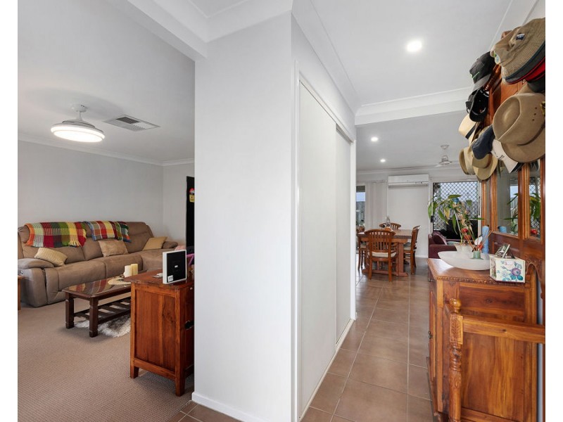 1 Petal Place, Yamanto QLD 4305