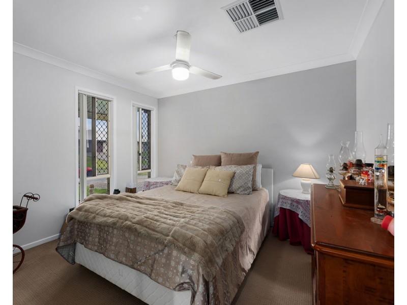 1 Petal Place, Yamanto QLD 4305