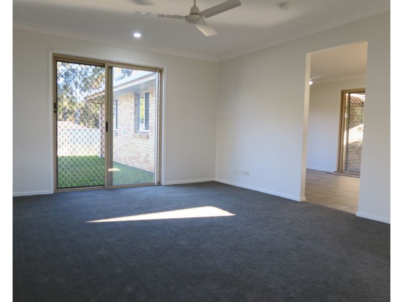 6 Hillier Court, Flinders View QLD 4305