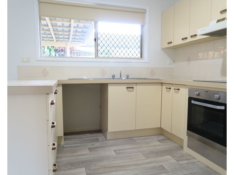 6 Hillier Court, Flinders View QLD 4305