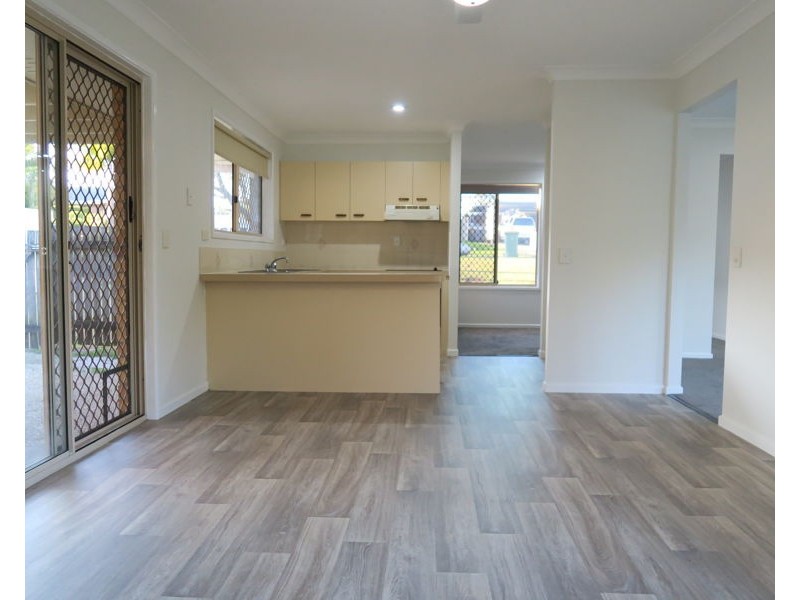 6 Hillier Court, Flinders View QLD 4305