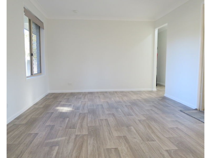 6 Hillier Court, Flinders View QLD 4305