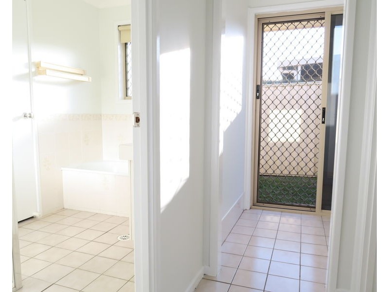 6 Hillier Court, Flinders View QLD 4305