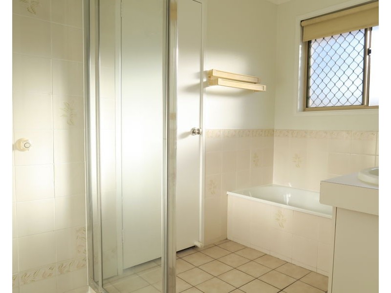 6 Hillier Court, Flinders View QLD 4305