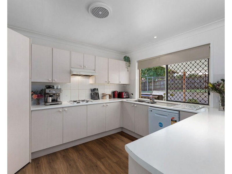 20 Jonquil Circuit, Flinders View QLD 4305
